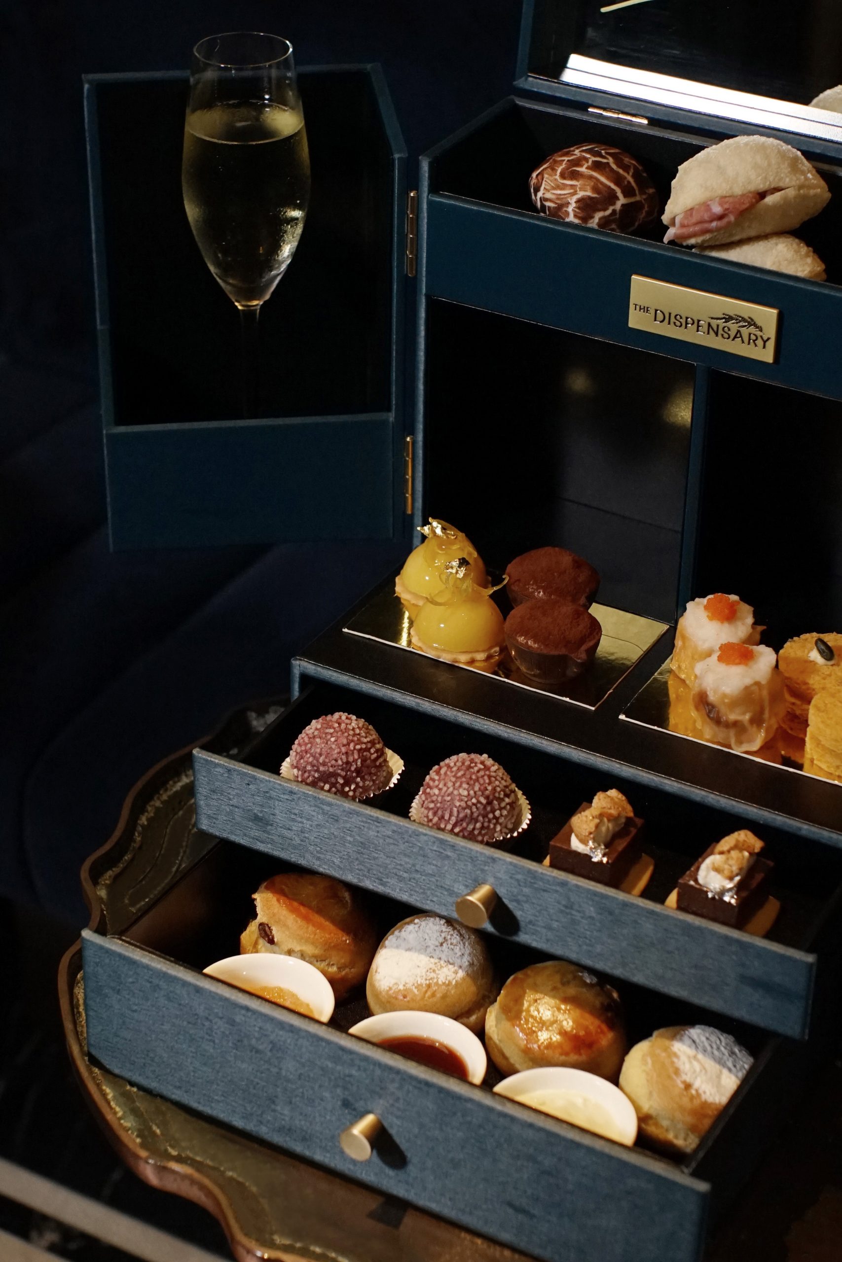 Moes Cantina Employee Spills The Tea. This Will Ruin Your Lunch.